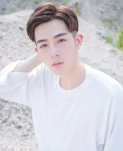 圆脸男生无刘海发型 无刘海的圆脸适合的发型