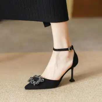 鞋靴>时尚女鞋>单鞋>plover>plover水钻一字带鞋女细跟2022年春季新款