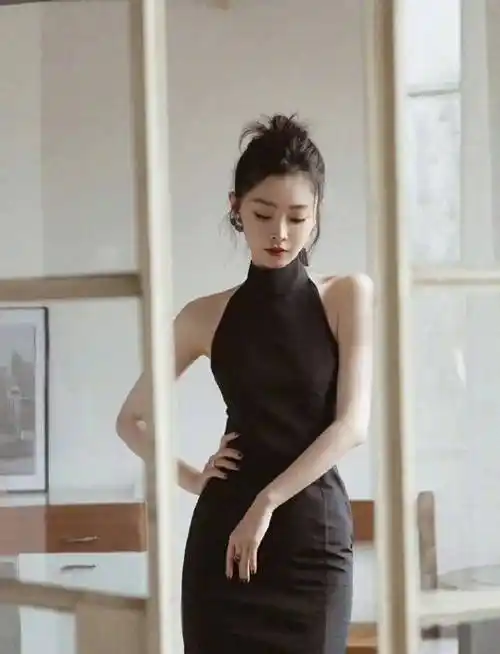 这件事发生后,宋轶把所有的精力都放在了拍戏上,专心研究剧本,全身心