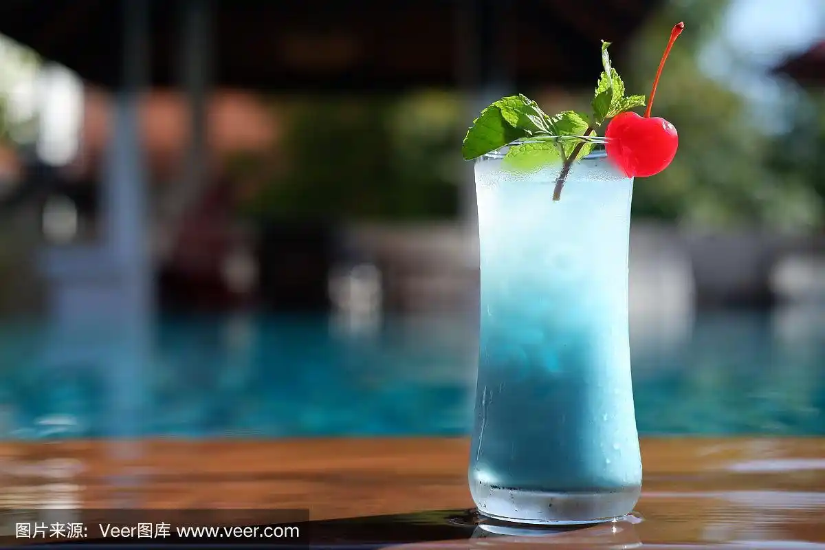 蓝色夏威夷经典鸡尾酒