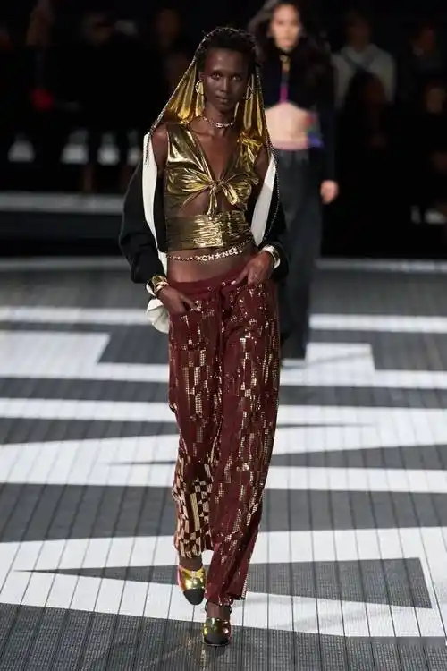 继老佛爷离开后最靓的系列 | chanel 2024早春度假系列-服装设计-cfw