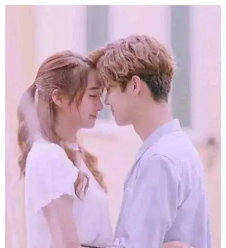 关晓彤鹿晗深夜激吻被拍霸气回应20了不能吻男朋友吗