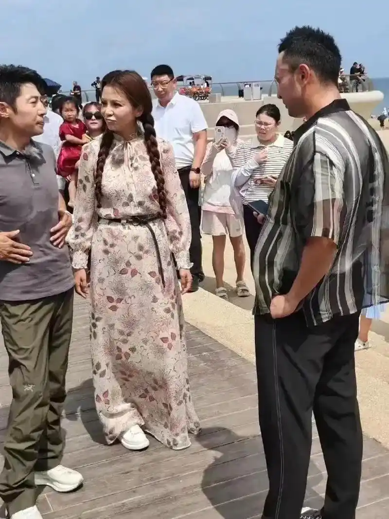 网友的照片 撒贝宁 朱迅 到烟台哪里了 这是?