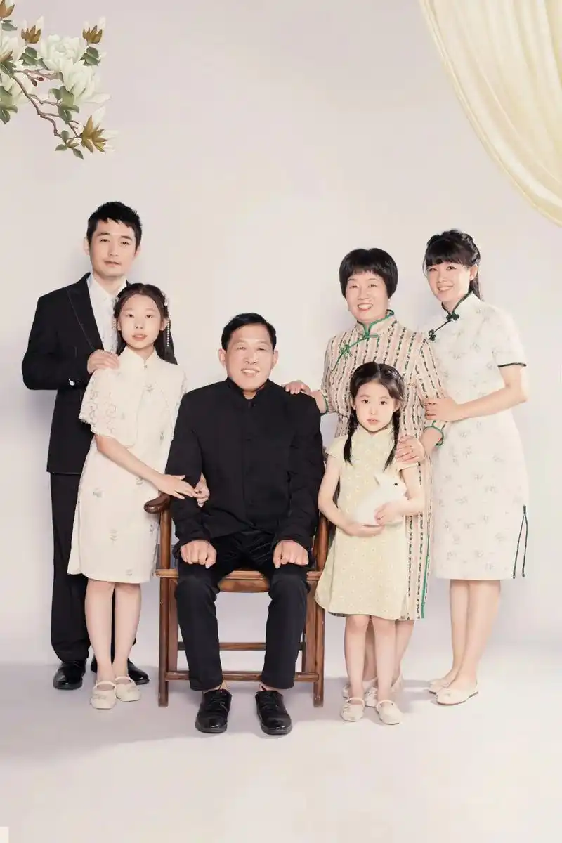 人生最幸福的事 莫过于三代同堂 愿养我们的人慢点变老 我们养 - 抖音