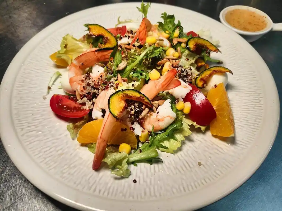 今日推荐几款既能减脂又能饱腹的轻食沙拉让想保持身材的俊男靓女们