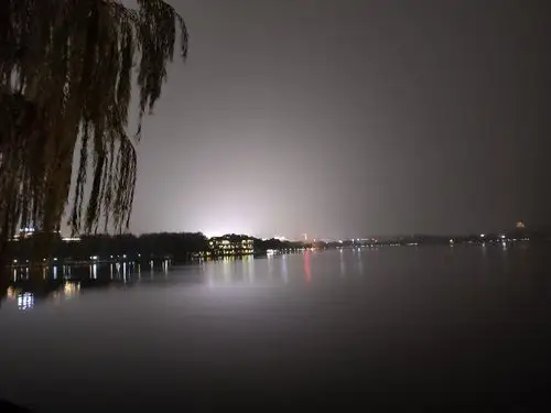 杭州西湖的夜色!