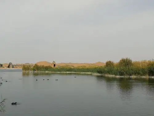 【携程攻略】阿拉善左旗腾格里沙漠月亮湖适合情侣出游旅游吗,腾格里