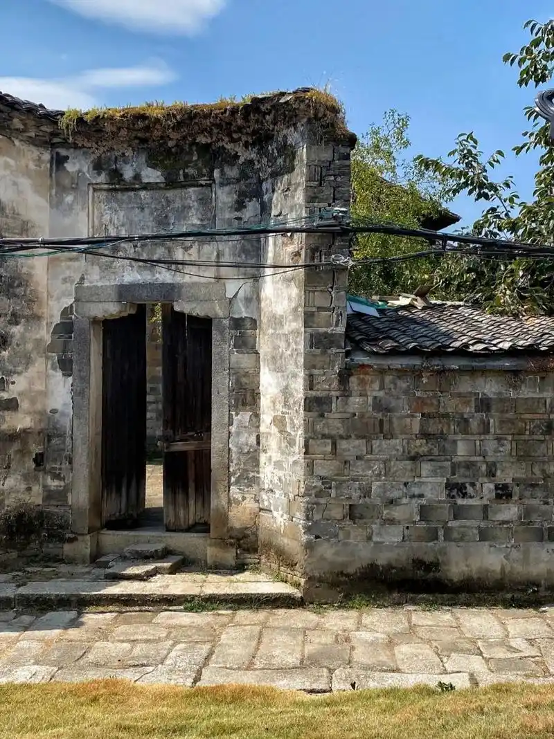 尚有人居住 江西宜春宜丰天宝古村,至今已有上千年的历史,特意驱车