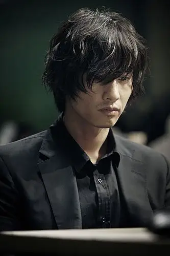 电影【大叔】中的元彬长发,自来卷能留吗