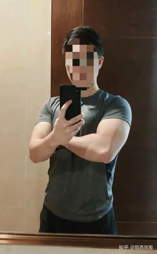 男生175身高150斤算胖嘛有在健身