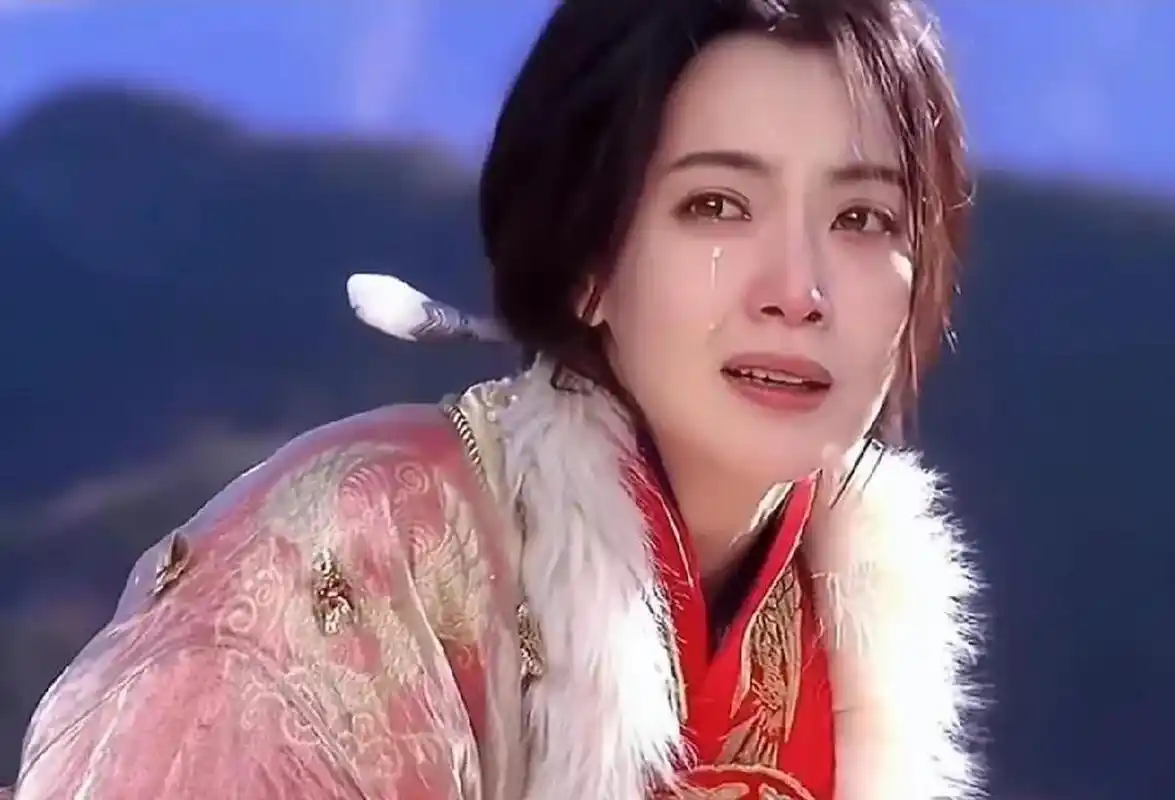 2004年拍神话成龙金喜善酒店独处两小时,两腿发软从房间走出,2004年