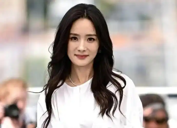 高圆圆黎姿杨幂的近照生图,治好了我的容貌焦虑