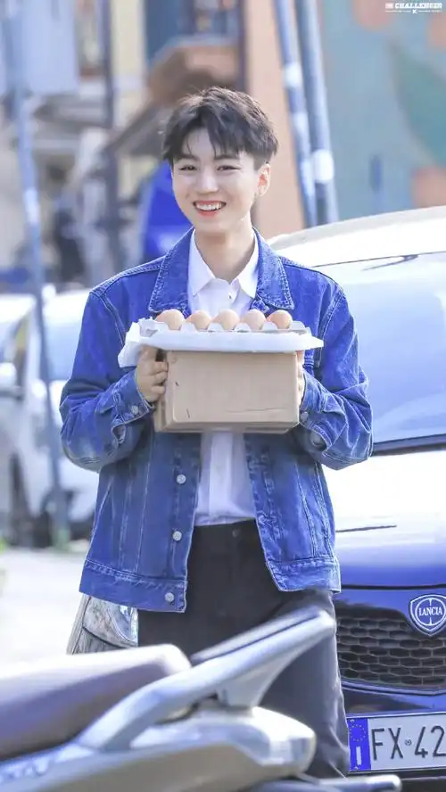 王俊凯短鬓角发型好绝