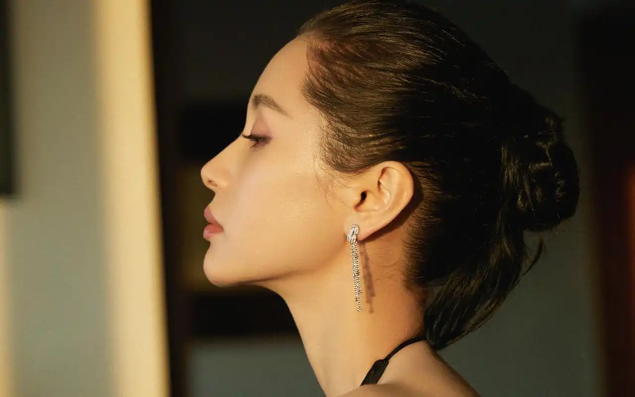 王子文性感优雅写真桌面壁纸高清大图预览1920x1200_大陆明星下载_美