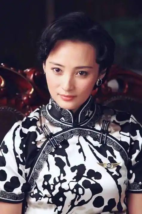 原创48岁蒋勤勤获影后同为传销题材的贾玲电影杨紫张小斐冲奖女配