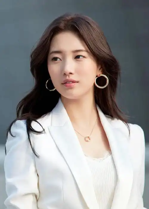 嫌弃白西装显胖的人,那是你没有看过这4组配色方案