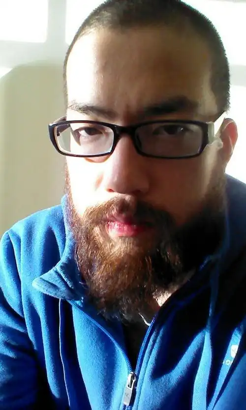 中国人能留这种胡子的人不多吧