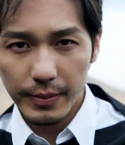 im电竞:10位娱乐圈亚裔"胡须男"哪一款是你的_m电竞|官网