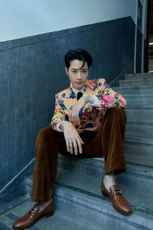 赖冠霖蕾丝繁花西装##赖冠霖逗号刘海