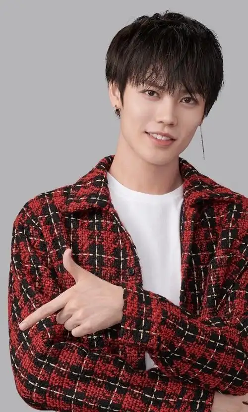 林彦俊撞脸大头儿子##林彦俊童年照