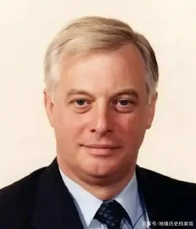 1997年香港回归场景如何,彭定康无法言喻,港督女儿哭到难以自已