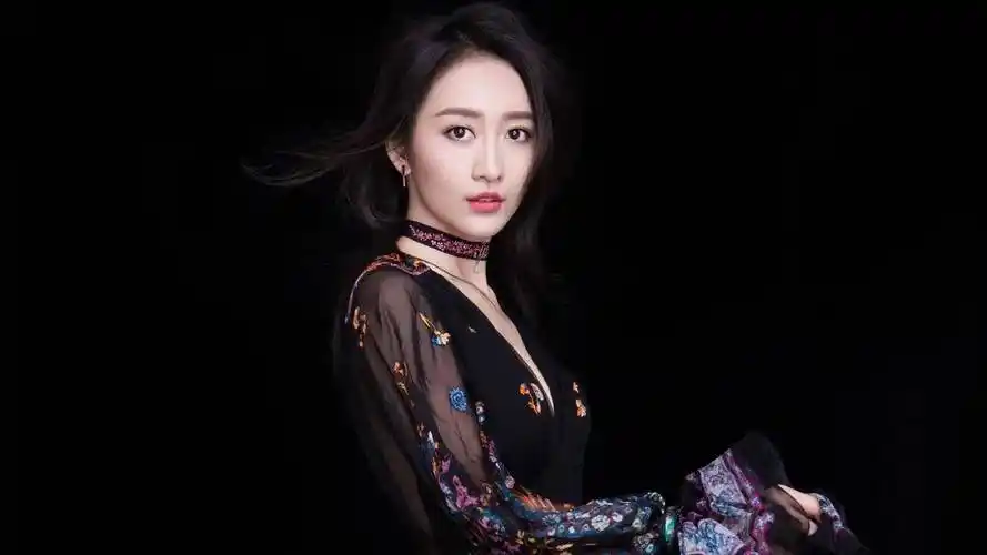 原创曾和杨幂抢刘恺威的王鸥如今怎么样了