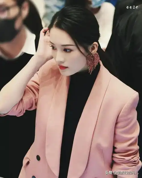 李沁橘色系西装套装(李沁穿搭太有感了)(5)