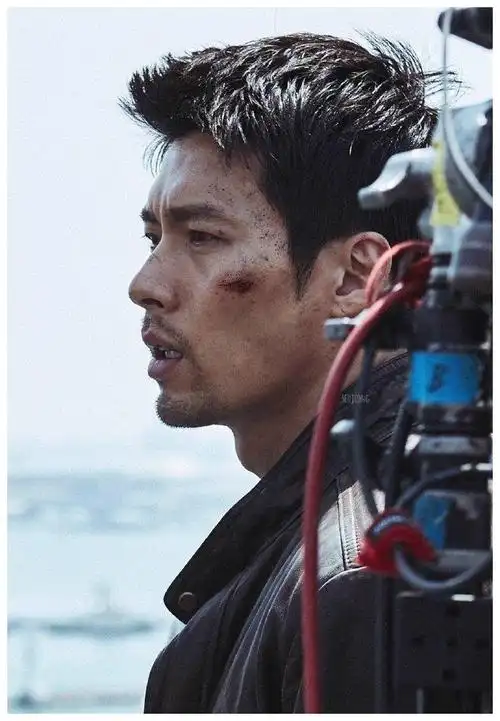 玄彬高挺鼻梁微翘睫毛,百想台下是禁欲商界菁英