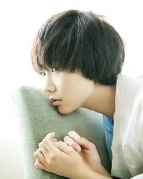 女孩子齐耳短发发型图片_好看的齐耳短发发型女生图片 - 乐享生活