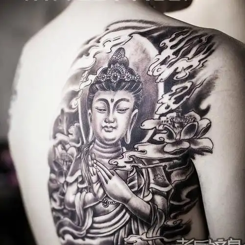 后背佛纹身作品