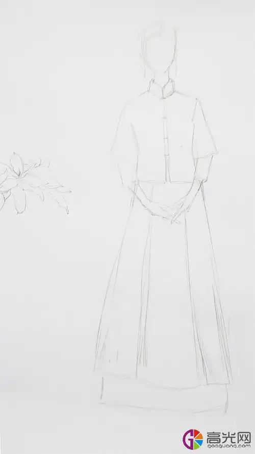 1,首先用铅笔画出秀禾服的简单线稿,注意画领口上衣的时候要对称,想要