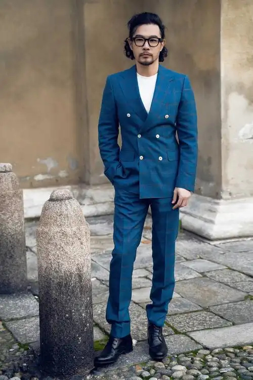 黄维德西装写真上线经典搭配尽显高级质感