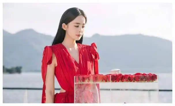 《尘埃落定》:李现与古力娜扎携手,导演抉择引高度期待_胡军_剧中