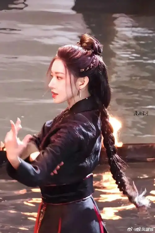 程潇古装扮相##程潇水中执箭造型