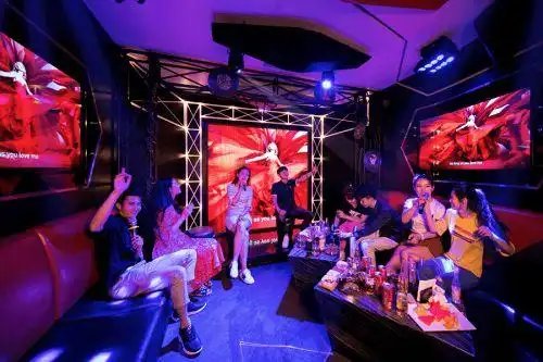 ktv喝酒唱歌发朋友圈的说说15句