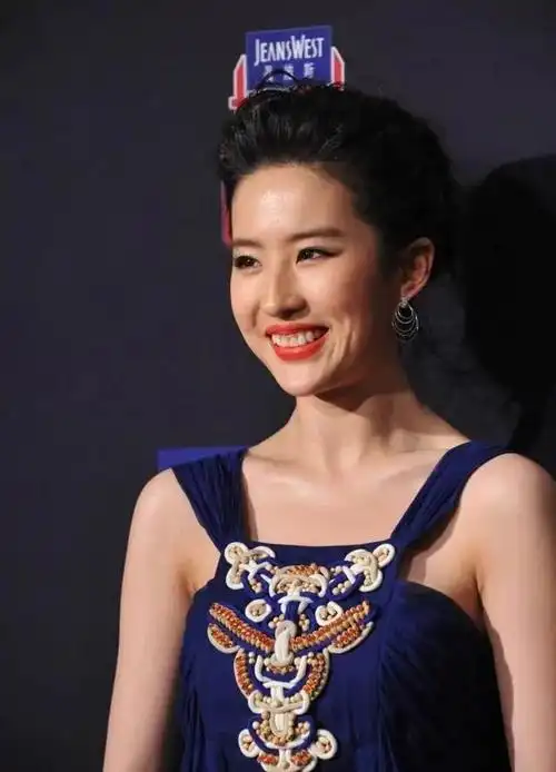 微笑|小龙女|高颧骨|女明星_网易订阅