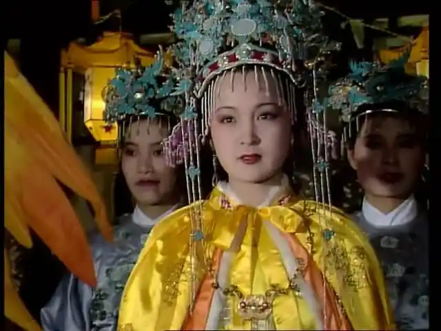 (转)叶康翡翠——87版电视剧 红楼梦>的人物造型及服饰艺术品鉴元春篇