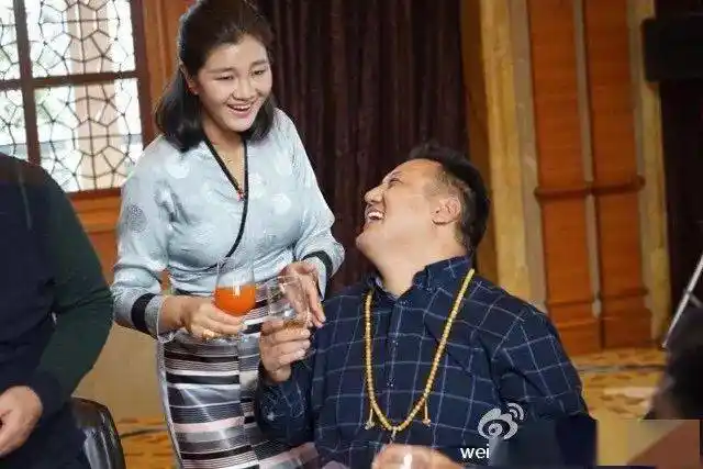 降央卓玛真实艰辛童年曝光如今老公帅气儿子可爱太幸福了