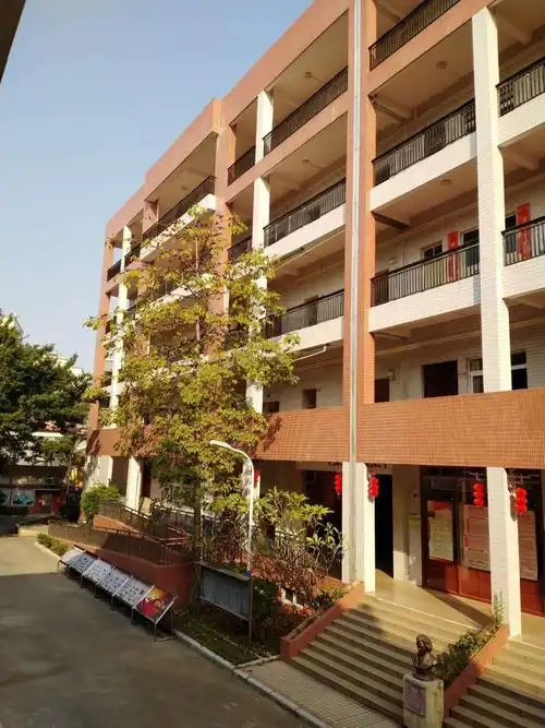 广州市白云艺术中学防疫工作之校园安全和后勤保障