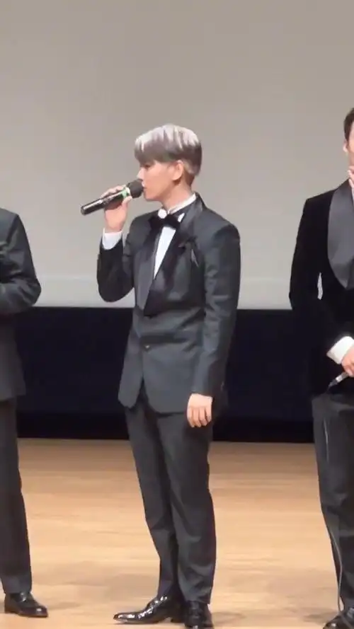 边伯贤solo出道四周年