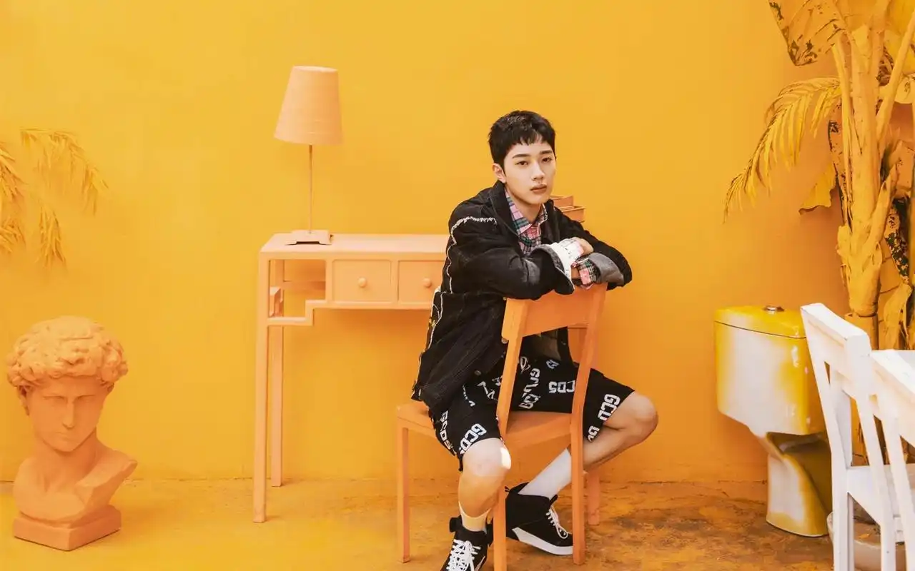 赖冠霖文艺复古写真图片桌面壁纸