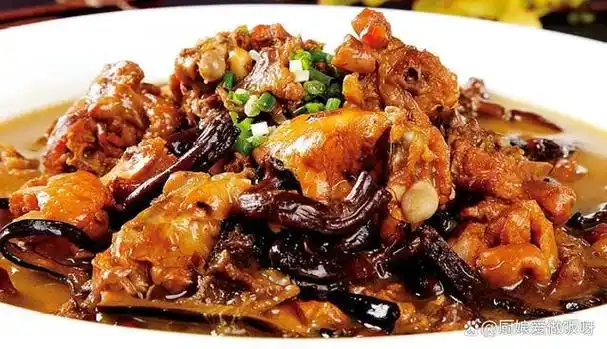 冬日寒冷,炖菜成为家庭餐桌上温暖和味蕾的绝佳选择.