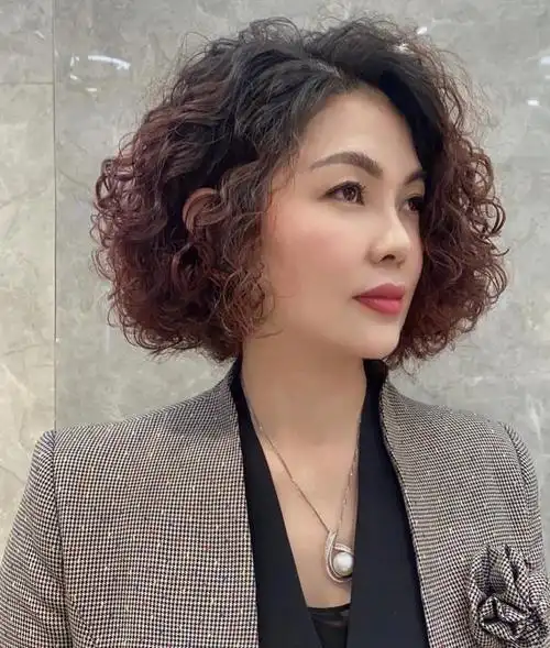 五六十岁的女人尽量避开老年款发型这些显气质的发型更适合