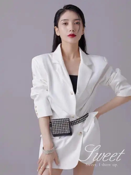 解锁女孩子的酷飒78气质超a西装写真