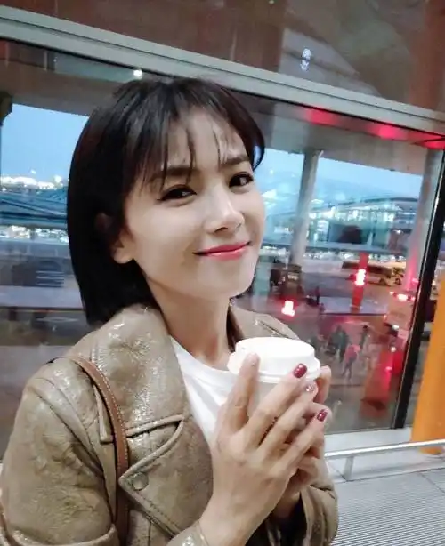 43岁刘涛晒健身照,皮肤可以吹弹可破,素颜状态比化妆还好_照片_网友