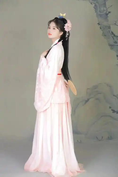 《征程～"小棉祆"民族汉服古装艺术照》#国风古韵 #汉服之美 - 抖音