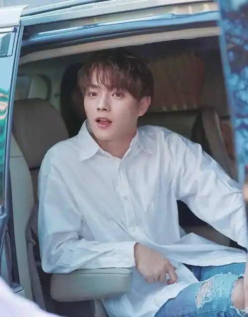 许凯被爆大量素颜生活照,最后一张你绝对认不出!_中国_状态_延禧