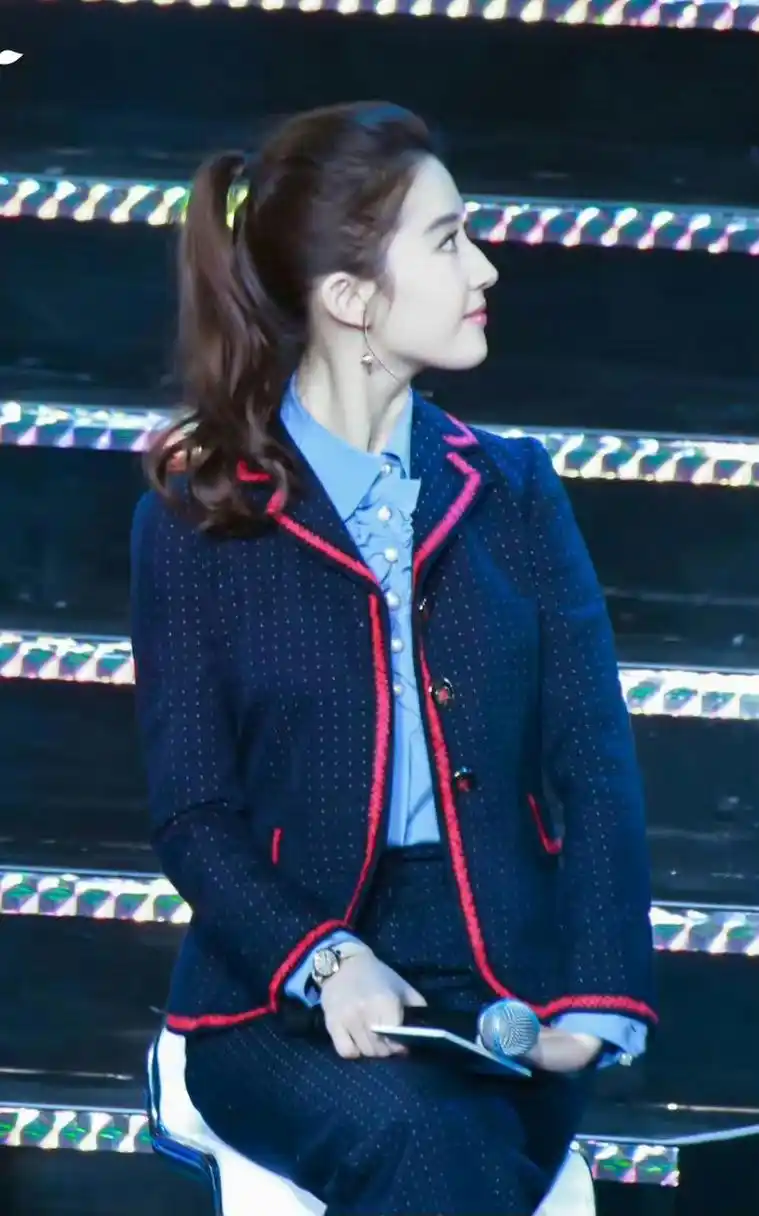 刘亦菲姐姐高马尾