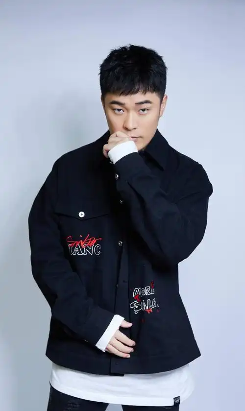 演员陈赫,综艺感爆棚,气氛担当,来看写真照吧