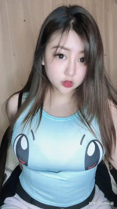 胸大的女生穿什么衣服好看?